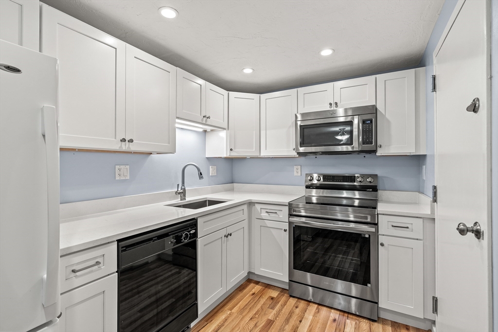 189 Littleton Road, Unit 7 Chelmsford, MA 01824 - Photo 3 of 32 Gallery Image 3