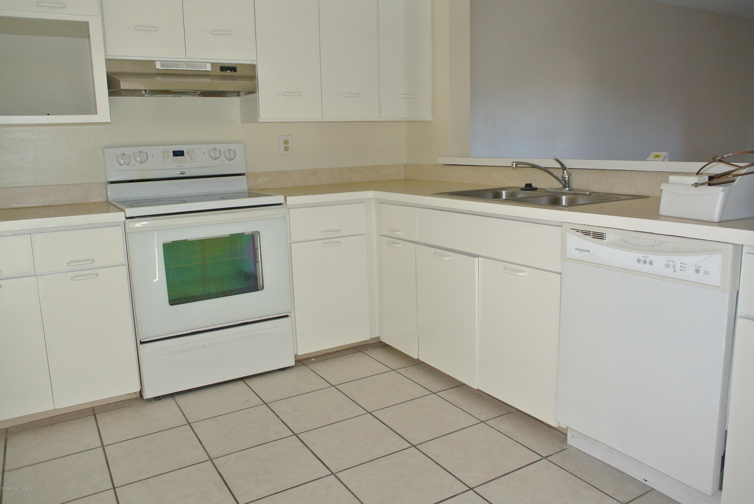 1880 Murrell Road, Unit D14 Rockledge, FL 32955 - Photo 3 of 12 DSC_1496