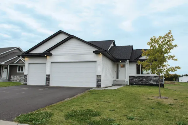 $524,900 | 9989 14th Circle Northeast, St. Michael, MN 55376