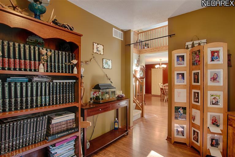 6903 State Rte 322 Windsor, OH 44099 - Photo 6 of 25 Office off of foyer.