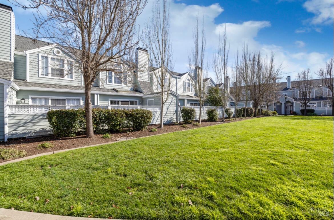 605 Laurel Grove Circle Santa Rosa, CA 95407 - Photo 15 of 29 a view of a street with houses on both side of it
