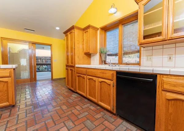 $479,900 | 2054 Irving Circle, Tulare, CA 93274