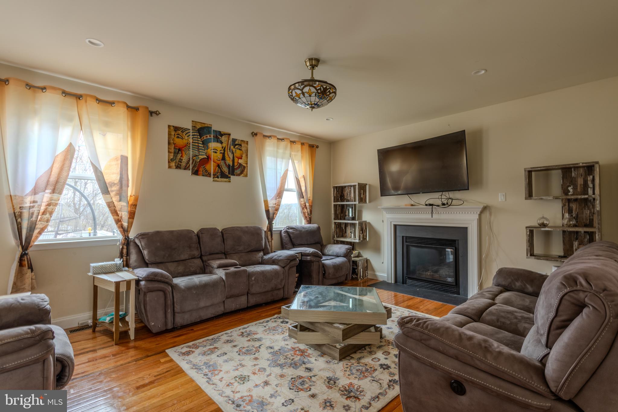 3365 Alydar Road Downingtown, PA 19335 - Photo 14 of 59 Family/Great Room