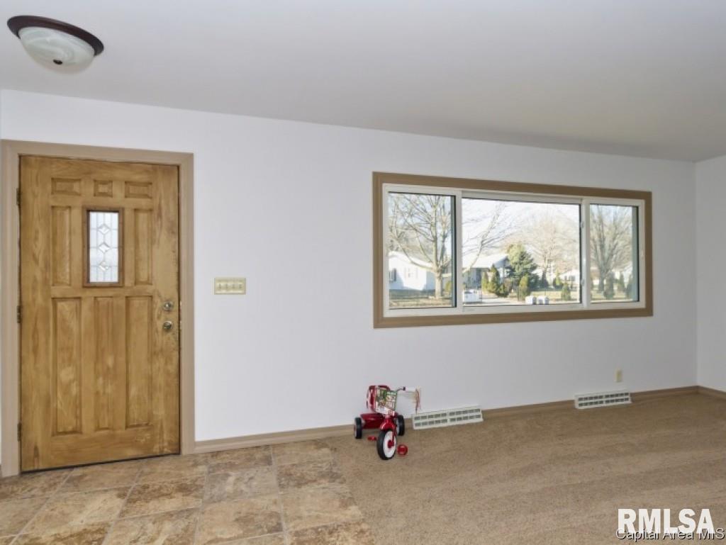 6 Providence Lane Springfield, IL 62711 - Photo 3 of 21