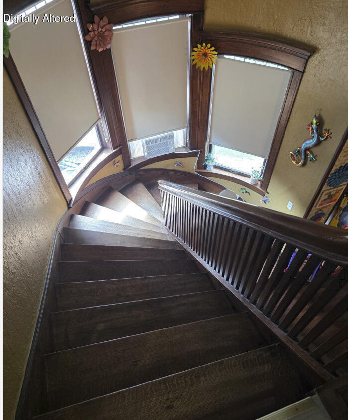 2109 Washington Avenue, Unit LOWER FRONT Racine, WI 53403 - Photo 6 of 14 Top of stairs
