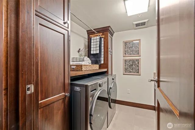 a view of walk in closet