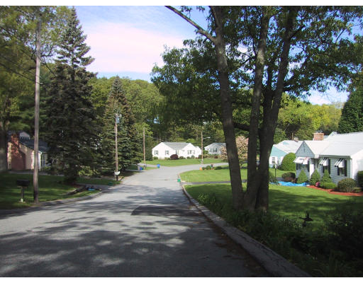 10 Sir Charles Road Lincoln, RI 02865 - Photo 4 of 5