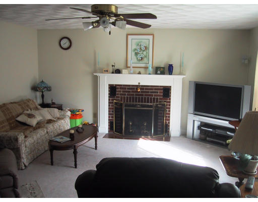10 Sir Charles Road Lincoln, RI 02865 - Photo 5 of 5