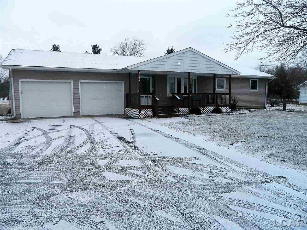 3744 Deerfield Road Adrian, MI 49221 - Photo 1 of 24 31371771.JPG