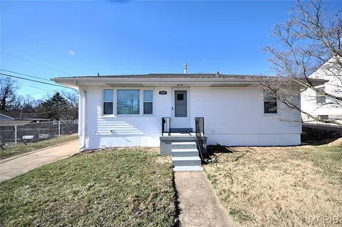 $219,900 | 3309 Marmary Lane, St. Ann, MO 63074