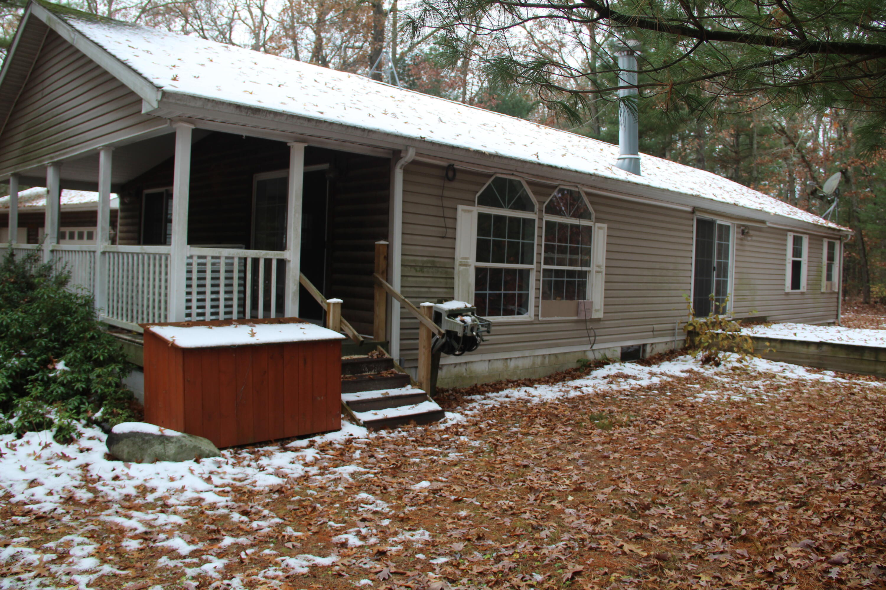 8484 South 116th Avenue Rothbury, MI 49452 - Photo 3 of 28 IMG_7854