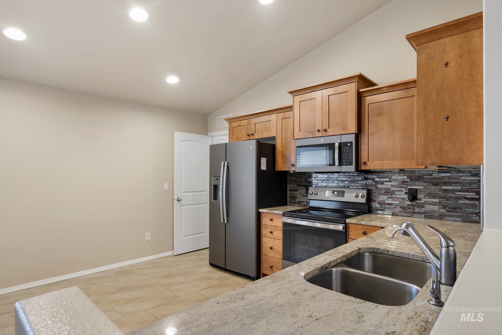 19081 Harley Way Caldwell, ID 83605 - Photo 6 of 35