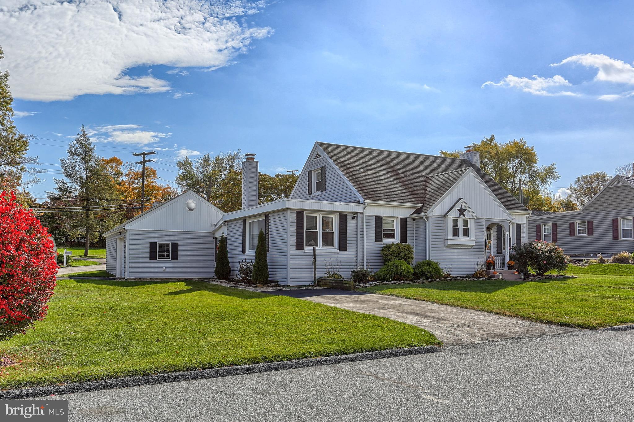 48 West Hoke Street Spring Grove, PA 17362 - Photo 4 of 45