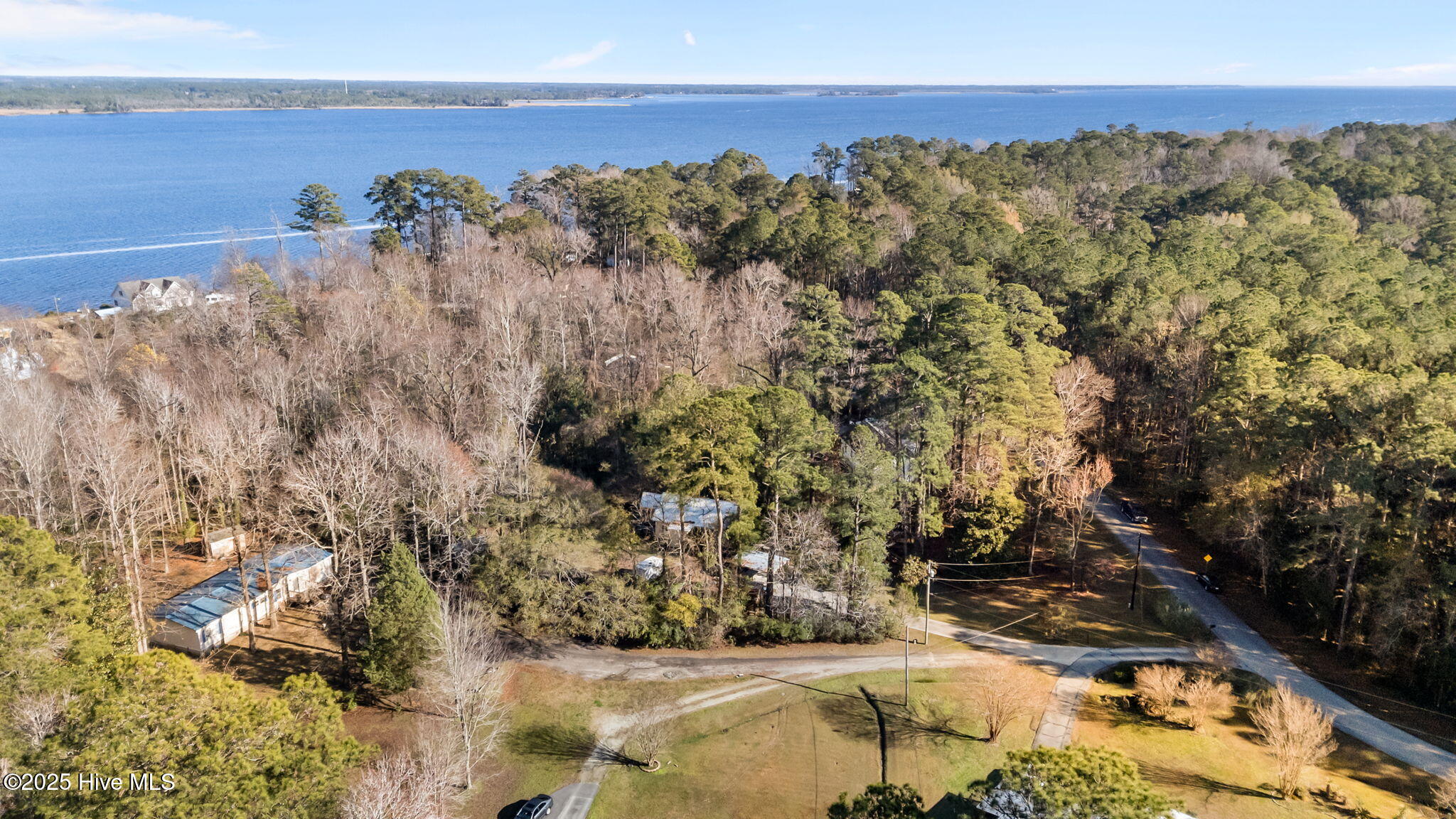 104 Pattswood Road New Bern, NC 28560 - Photo 42 of 44 42-web-or-mls-DJI_20251209133311_0015_D