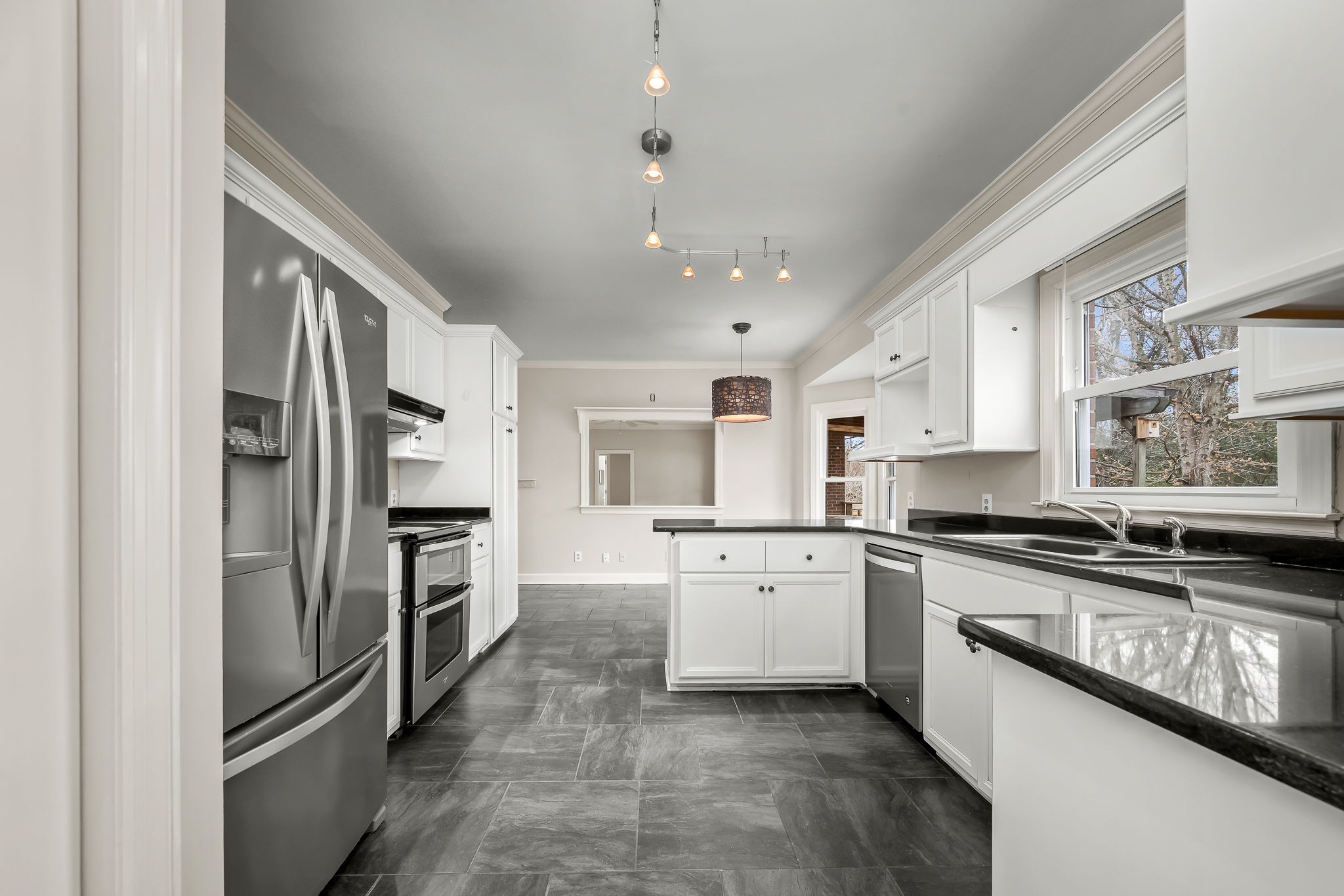 105 Kings Place Tullahoma, TN 37388 - Photo 15 of 57