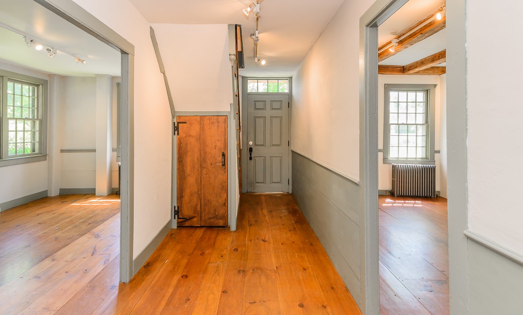 3895 Main Road Tiverton, RI 02878 - Photo 15 of 34
