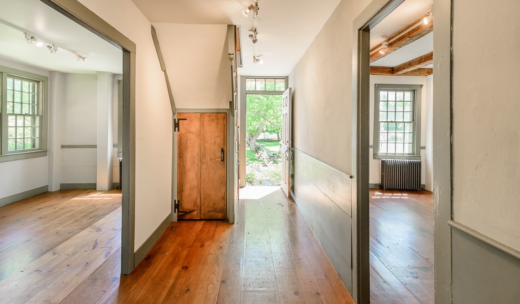 3895 Main Road Tiverton, RI 02878 - Photo 16 of 34