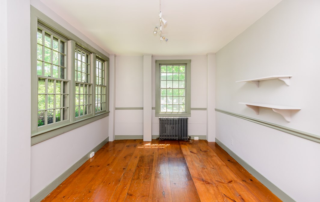 3895 Main Road Tiverton, RI 02878 - Photo 19 of 34