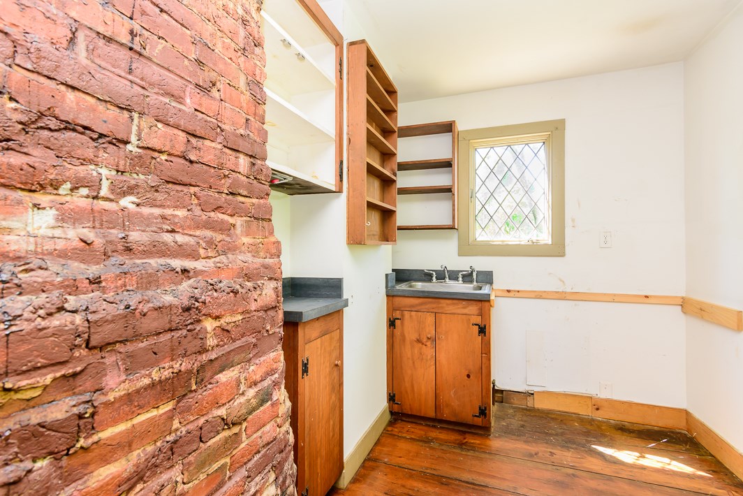 3895 Main Road Tiverton, RI 02878 - Photo 25 of 34