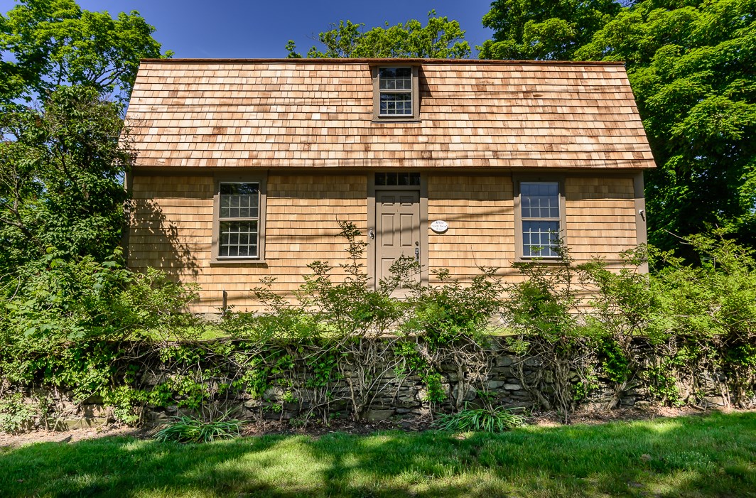 3895 Main Road Tiverton, RI 02878 - Photo 3 of 34