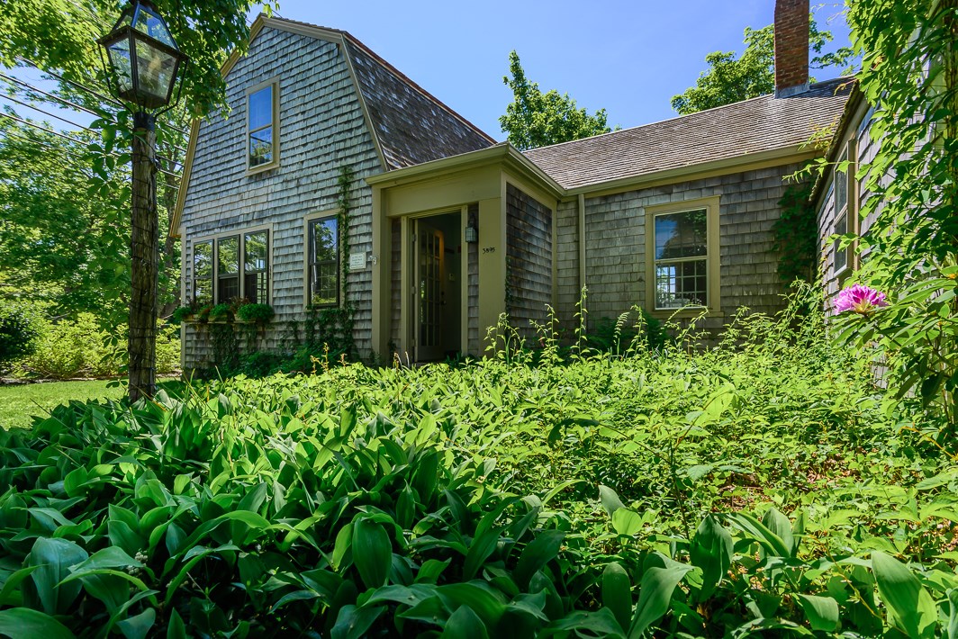 3895 Main Road Tiverton, RI 02878 - Photo 4 of 34