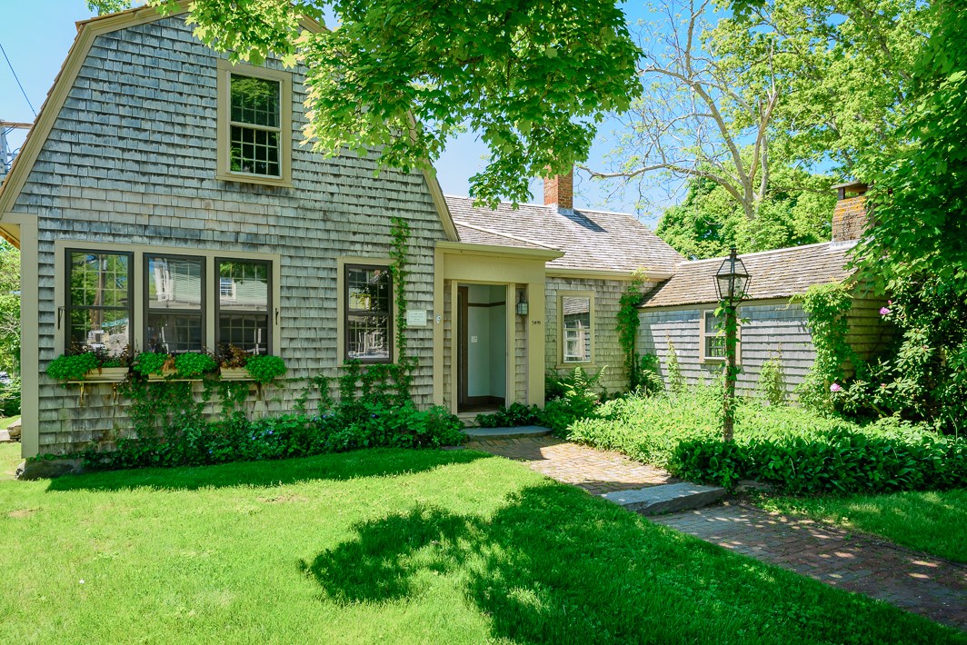 3895 Main Road Tiverton, RI 02878 - Photo 5 of 34