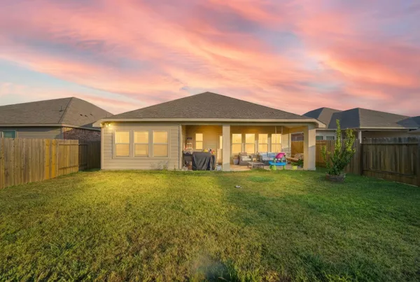 $299,999 | 5322 New Iberia Lane, Dickinson, TX 77539
