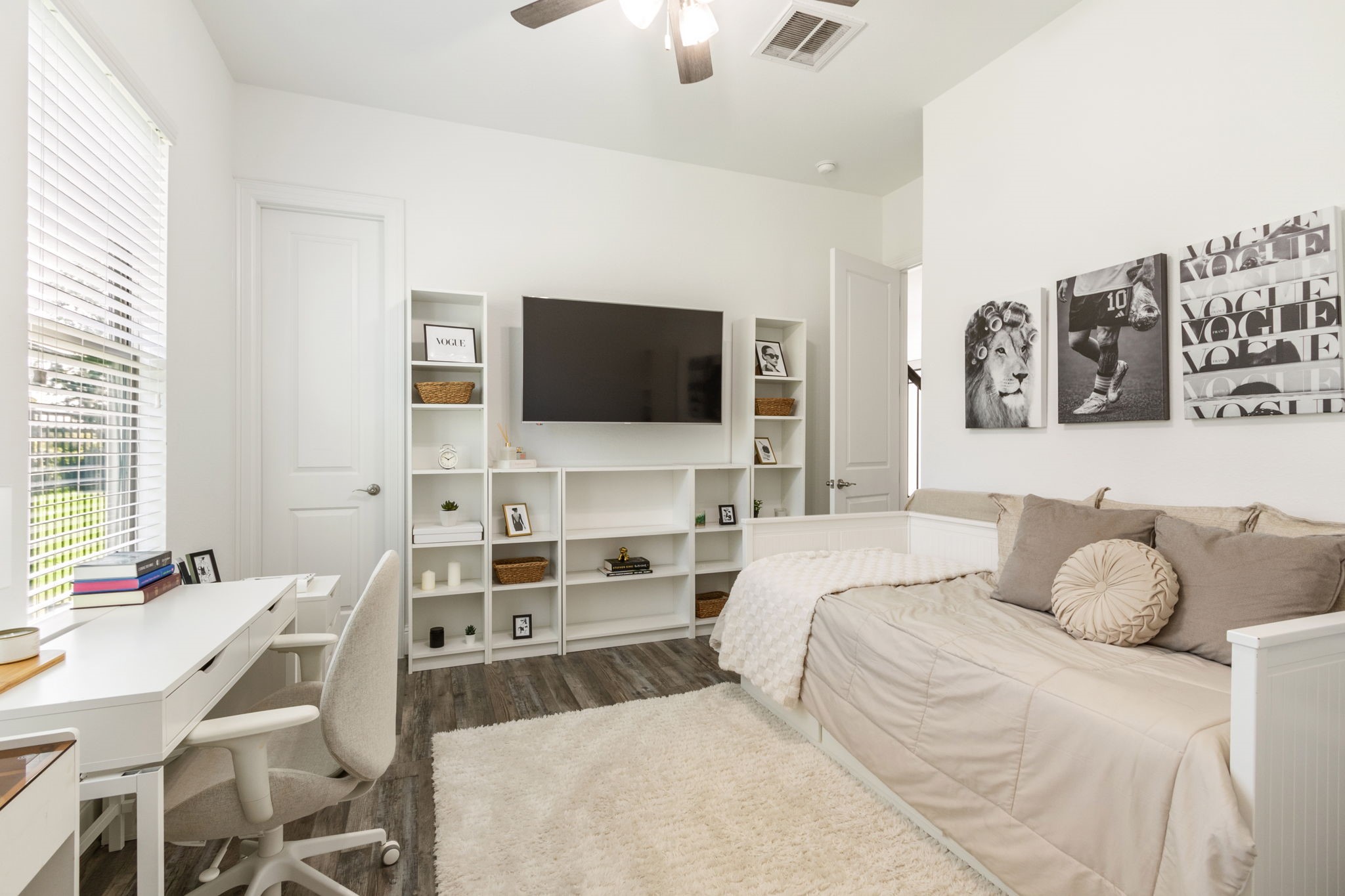 28518 Hoffman Spring Lane Fulshear, TX 77441 - Photo 26 of 50 Large secondary bedroom downstairs could be a secondary home office or study.