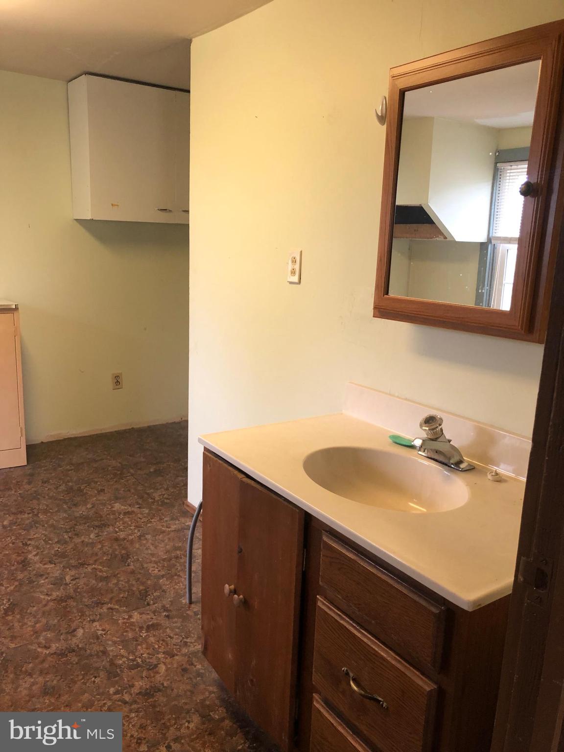 11 Binder Road Stevens, PA 17578 - Photo 14 of 20 Main floor full bath/laundry