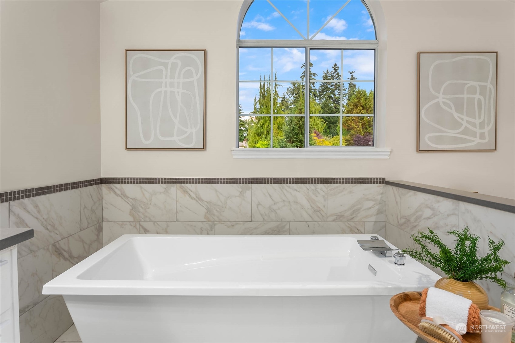 18604 29th Avenue Southeast Bothell, WA 98012 - Photo 15 of 40 a bathroom with a bathtub