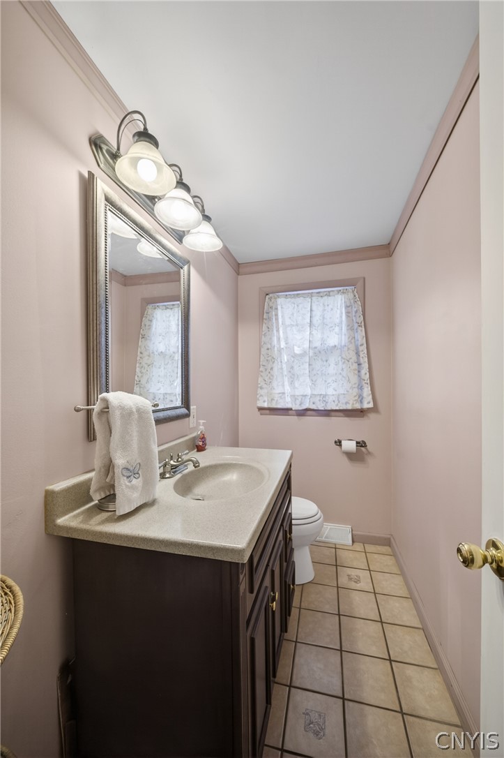 108 Richards Road Camillus, NY 13031 - Photo 17 of 37
