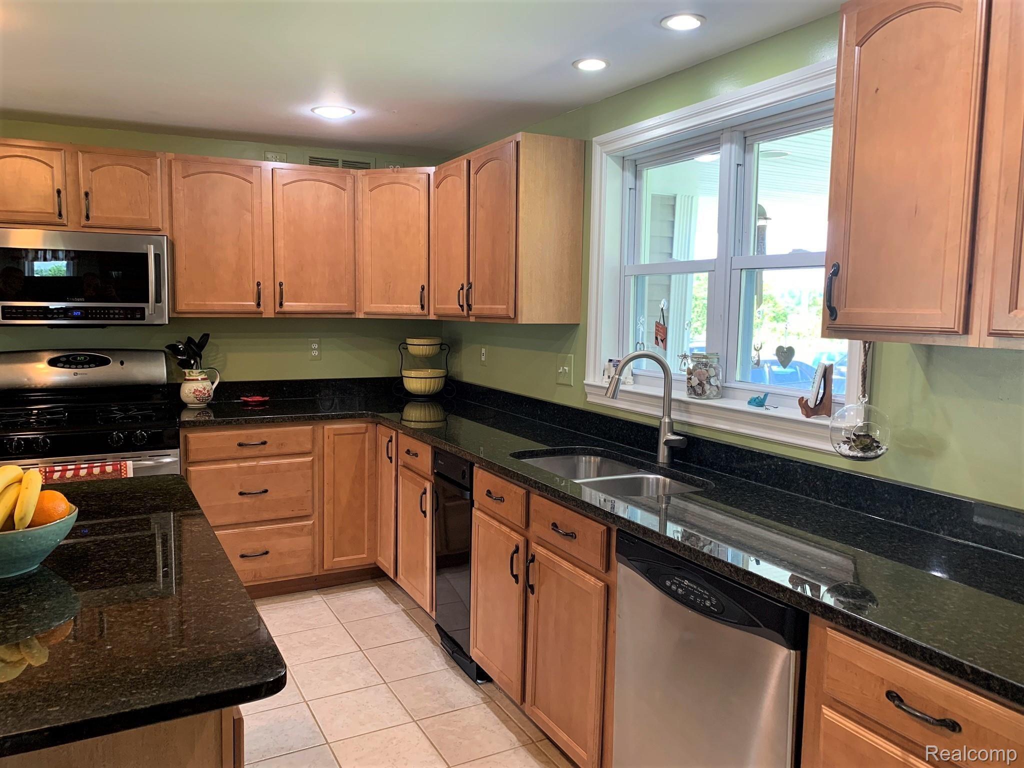 5672 Hessen Road Casco, MI 48064 - Photo 6 of 52 Kitchen 4.JPEG