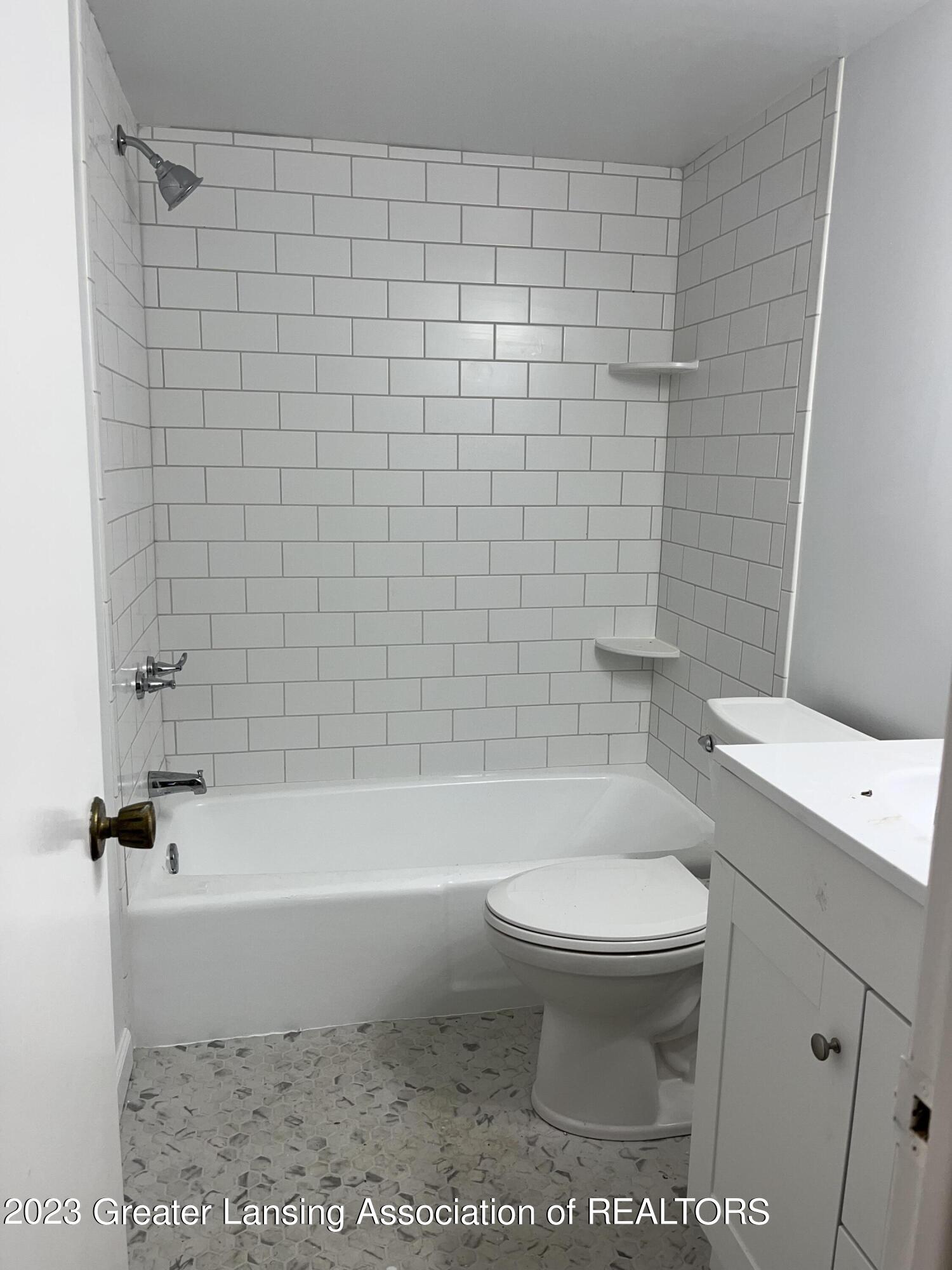 4819 Gull Road, Unit 10 Lansing, MI 48917 - Photo 10 of 10 IMG_5743