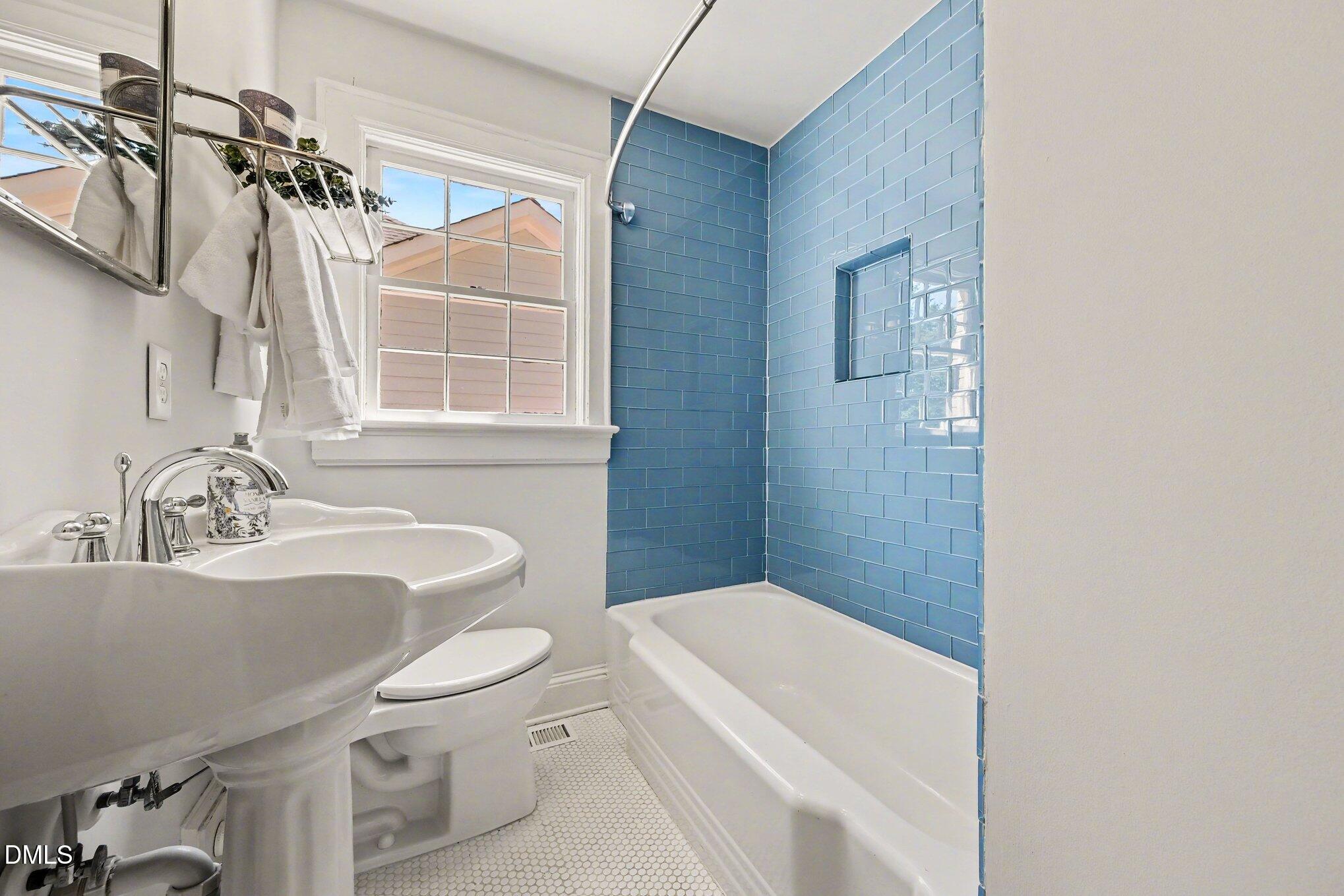 214 Lafayette Road Raleigh, NC 27604 - Photo 21 of 29 015_file_9885