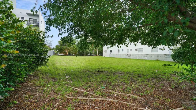 $750,000 | 850 Southwest 2nd Street, Miami, FL 33130