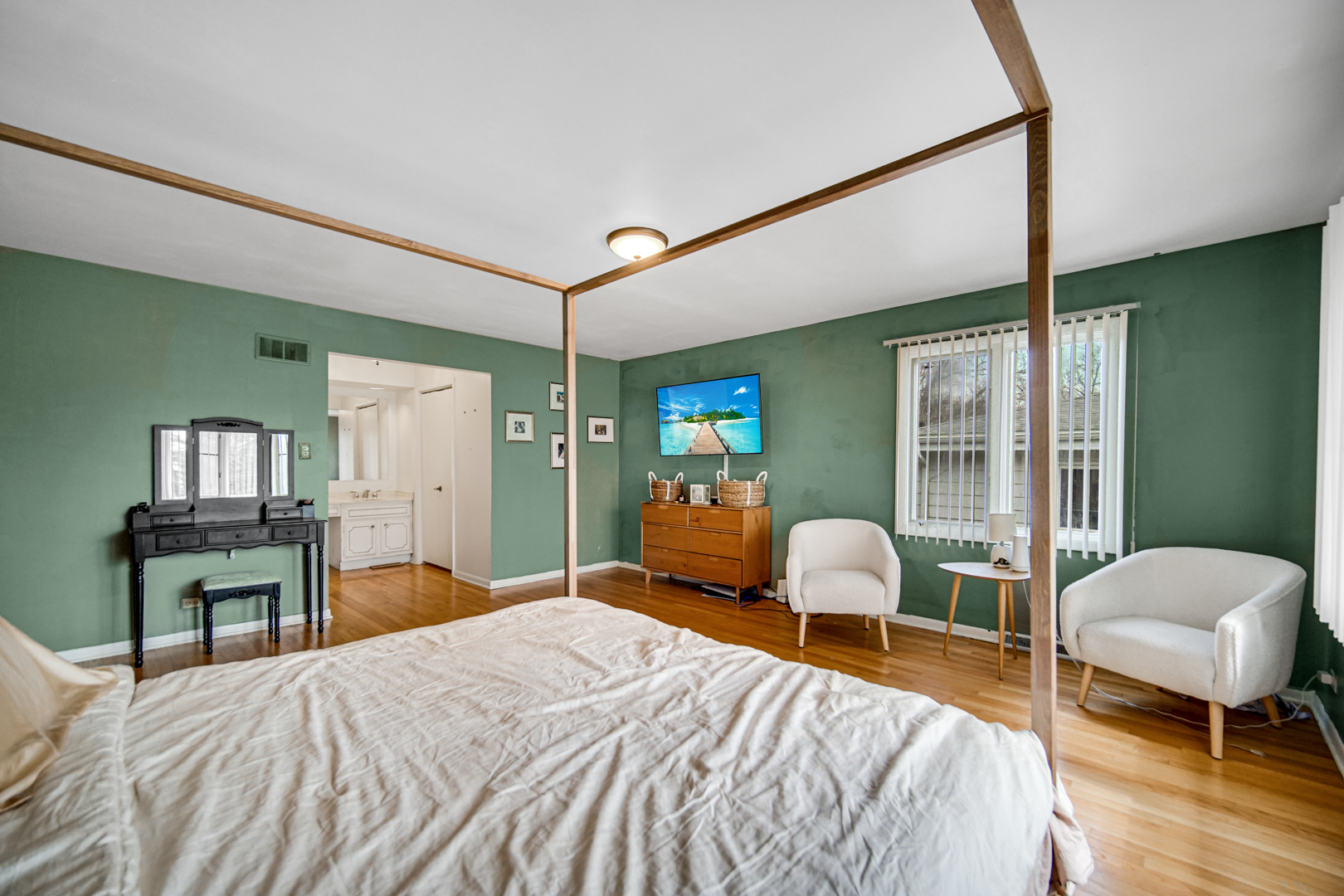 2945 Bob O Link Road Flossmoor, IL 60422 - Photo 17 of 24 a bedroom with a bed and a chair