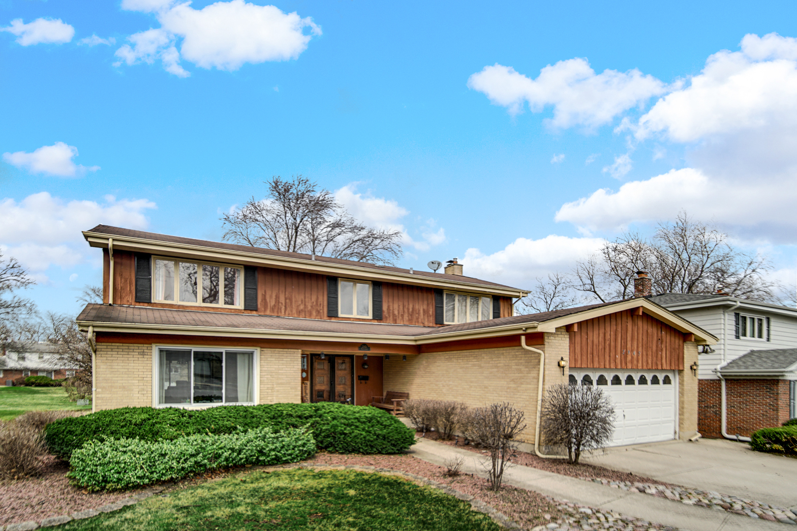 2945 Bob O Link Road Flossmoor, IL 60422 - Photo 2 of 24 a view of a house with a yard