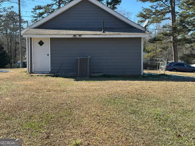 a front view of house with yard
