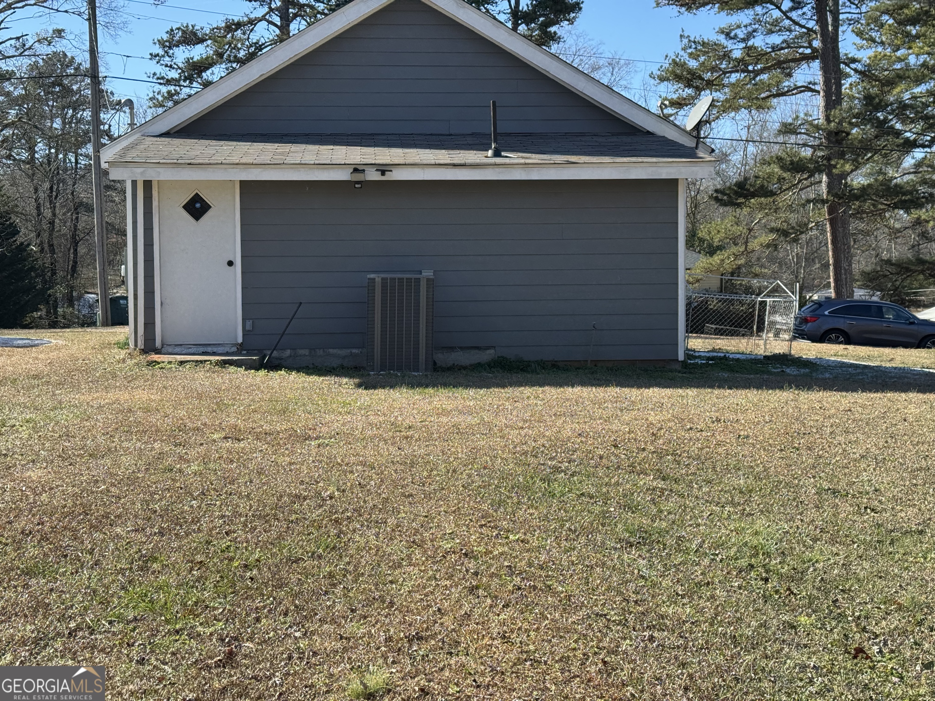 406 Shankle Road Commerce, GA 30529 - Photo 17 of 19 a front view of house with yard