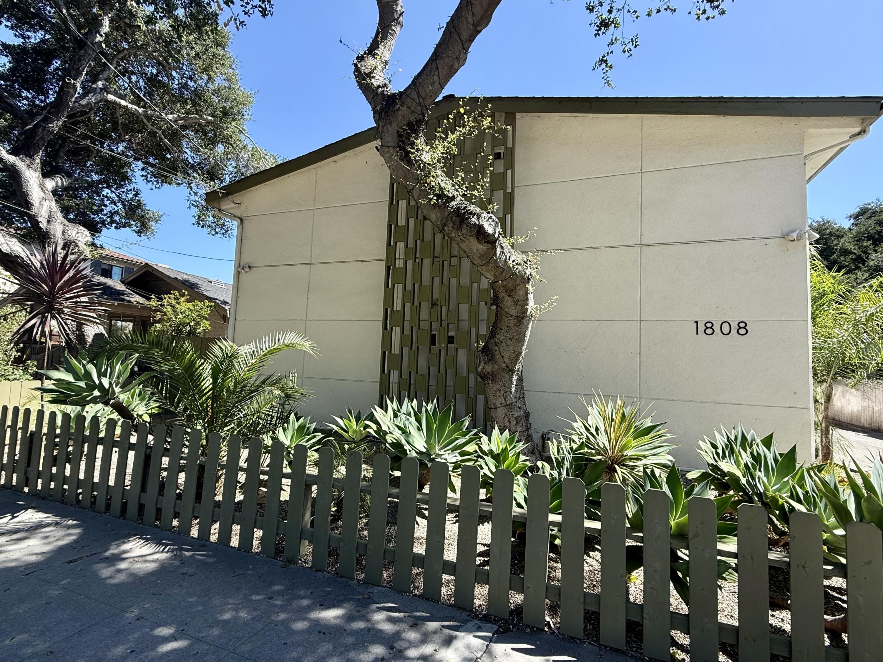 1808 Castillo Street, Unit D Santa Barbara, CA 93101 - Photo 5 of 16 IMG_0313