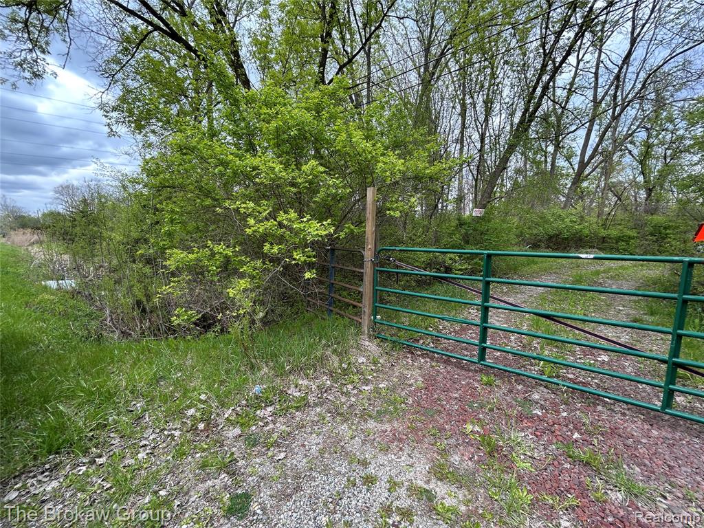6120 Kelly Road Flushing, MI 48433 - Photo 4 of 8