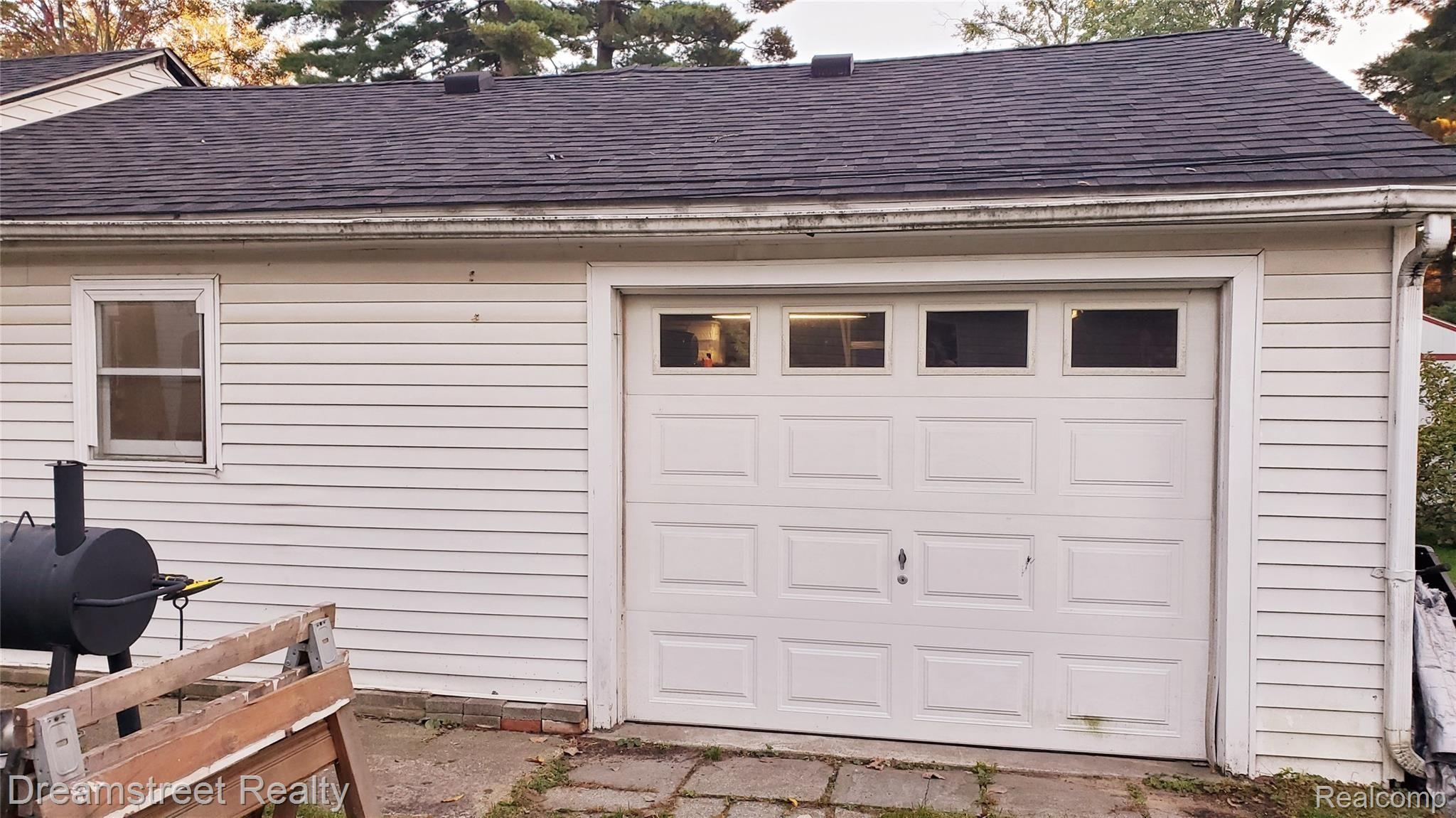 11228 Cape Cod Street Taylor, MI 48180 - Photo 2 of 15 20201006_131844.jpg