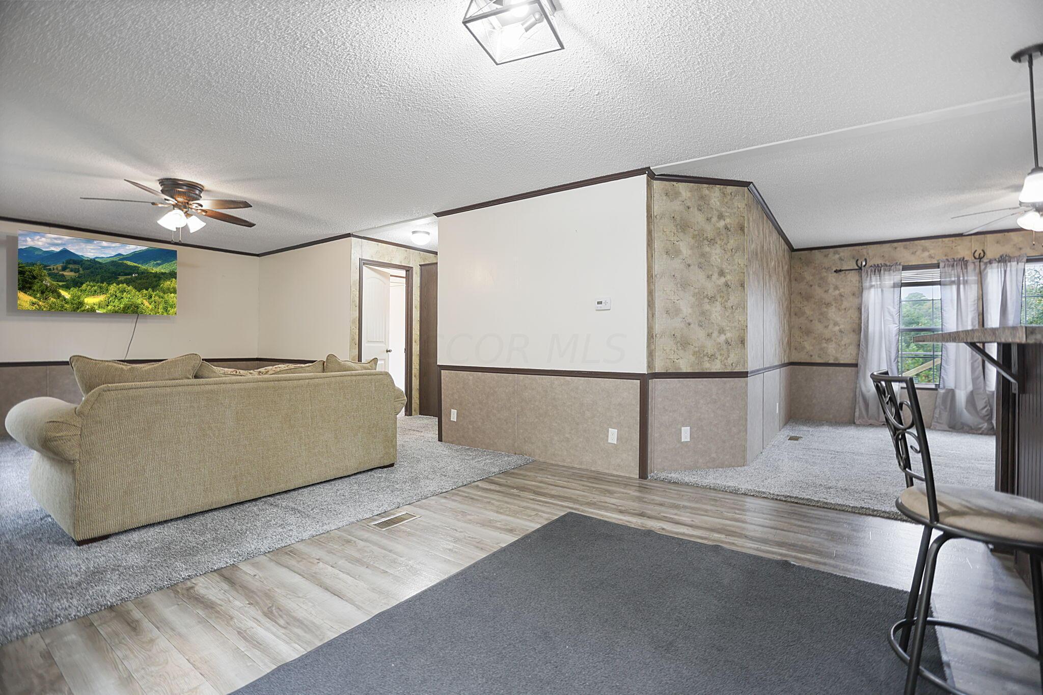 4015 Leffler Road Roseville, OH 43777 - Photo 25 of 93 Living Room