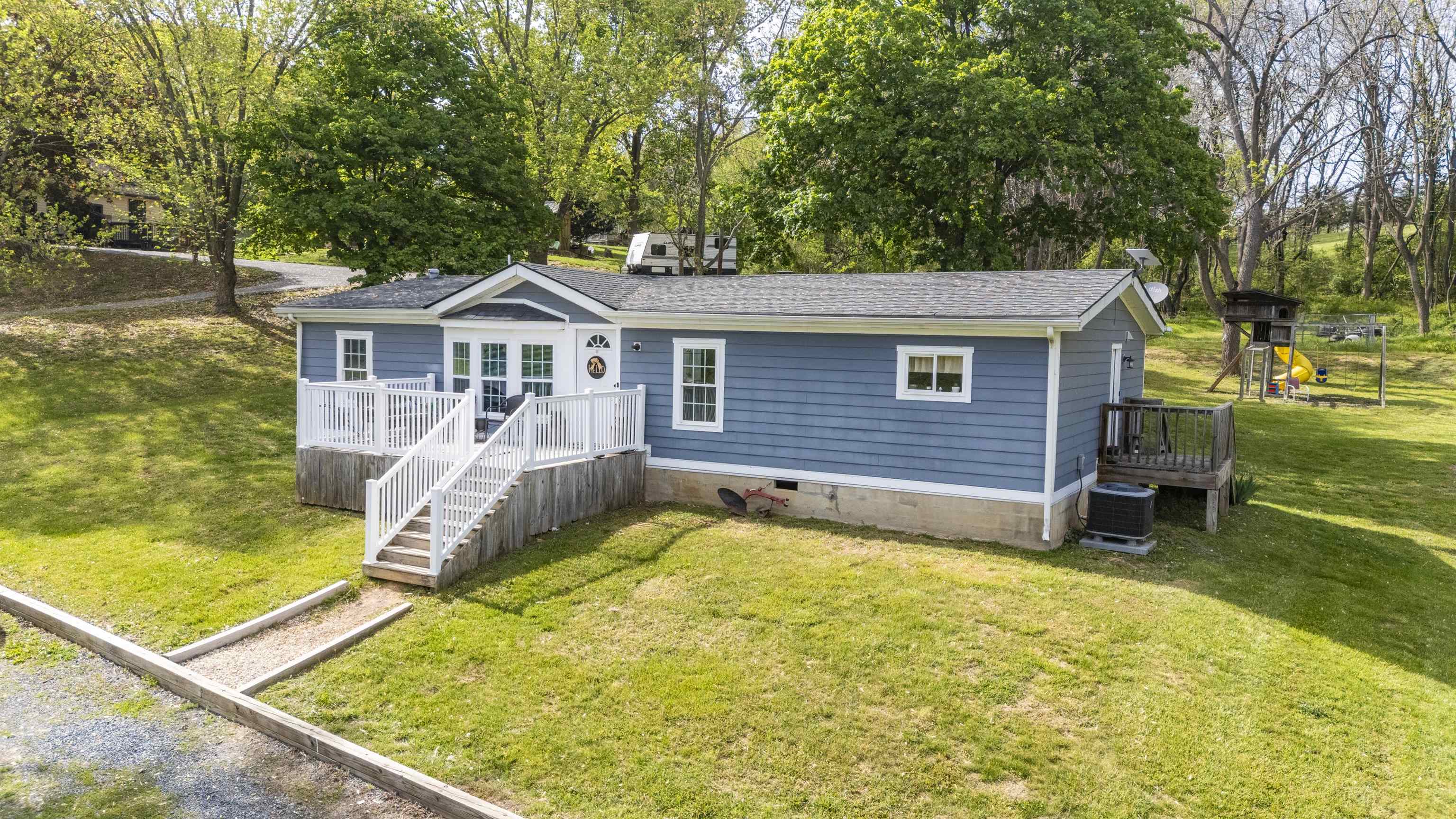 139 Pleasant View Road Staunton, VA 24401 - Photo 6 of 51