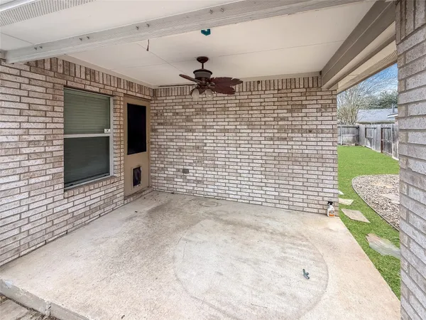 $325,000 | 19531 Village Of Bridgestone Lane, Spring, TX 77379