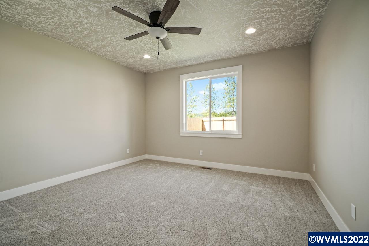 1675 Southwest Ellis Street Dallas, OR 97338 - Photo 10 of 33 Gallery Image 10