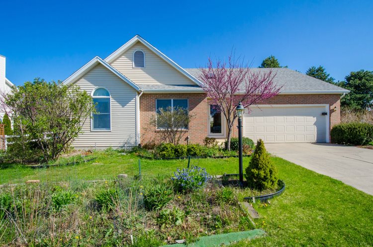 1033 Johnson Road South Bend, IN 46614 - Photo 1 of 36