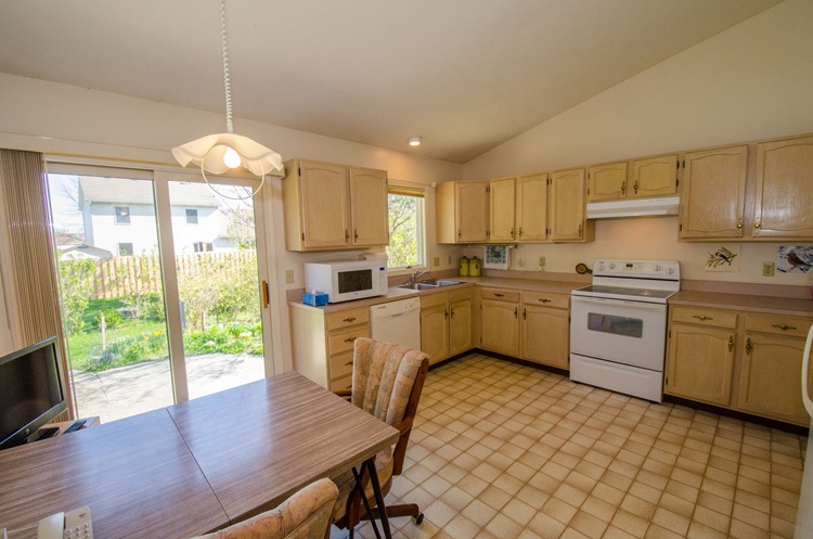 1033 Johnson Road South Bend, IN 46614 - Photo 17 of 36