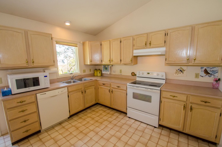1033 Johnson Road South Bend, IN 46614 - Photo 4 of 36