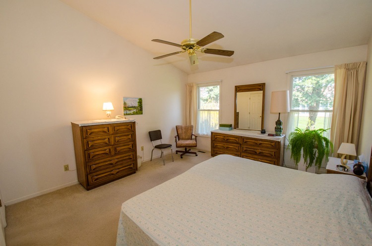 1033 Johnson Road South Bend, IN 46614 - Photo 5 of 36